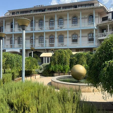 Hotel Beka Palace Tbilisi Buitenkant foto