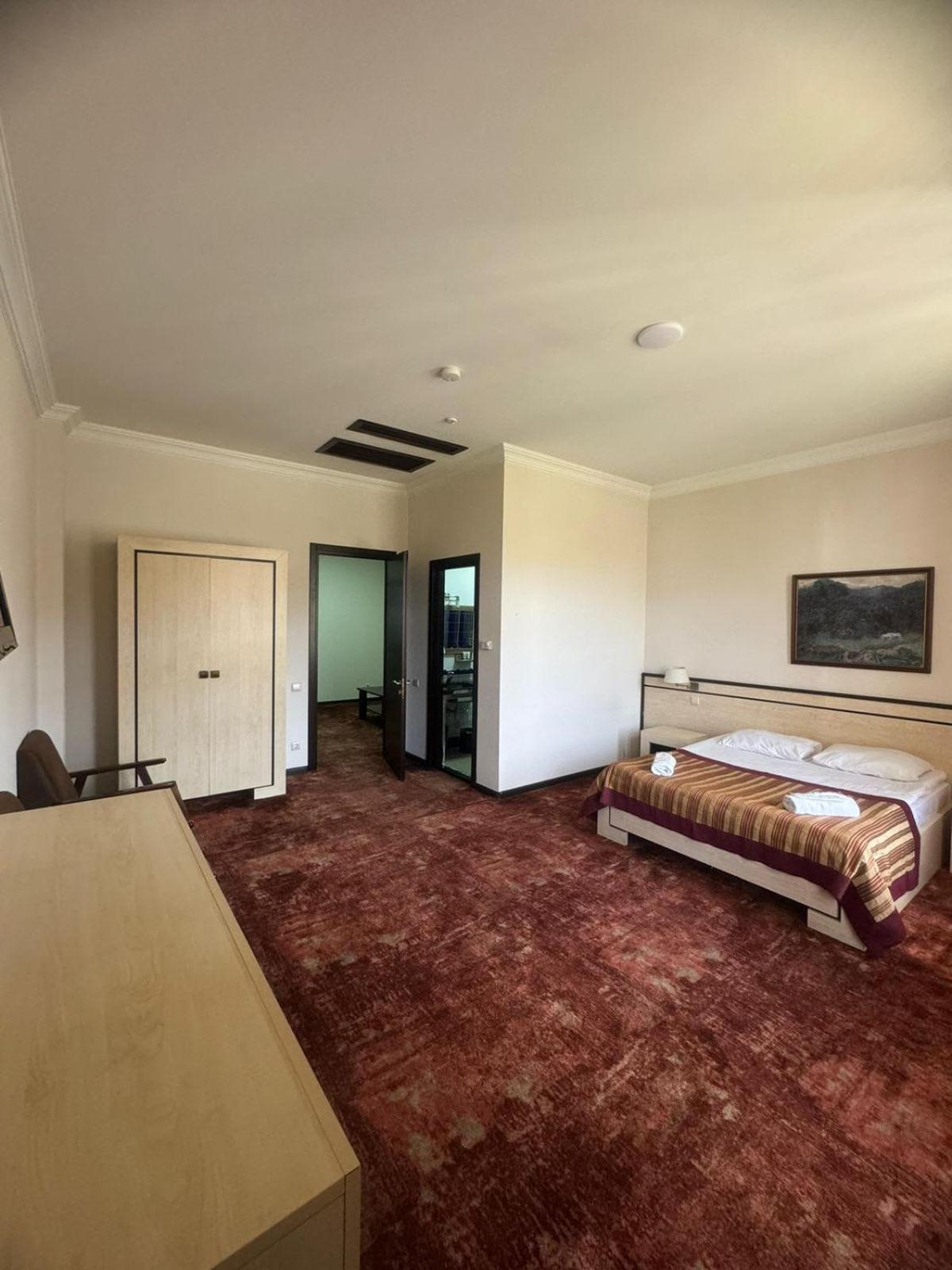 Hotel Beka Palace Tbilisi Buitenkant foto